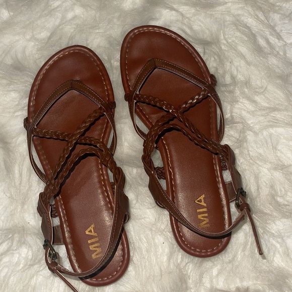 Mia Sandals - Picture 3 of 5
